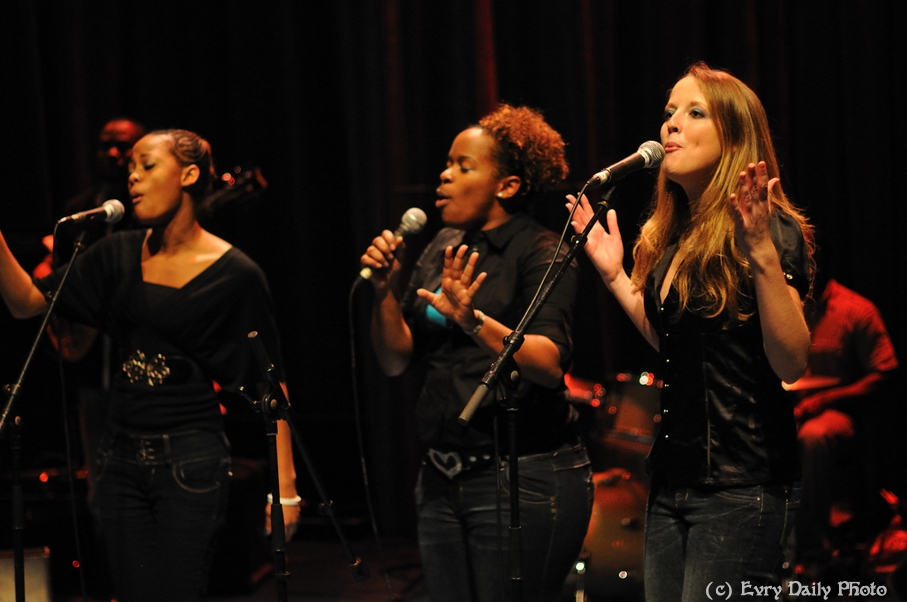 Evry Daily Photo - Telethon Evry 2010 - Concert Evry University Gospel - large - 5244077758.jpg